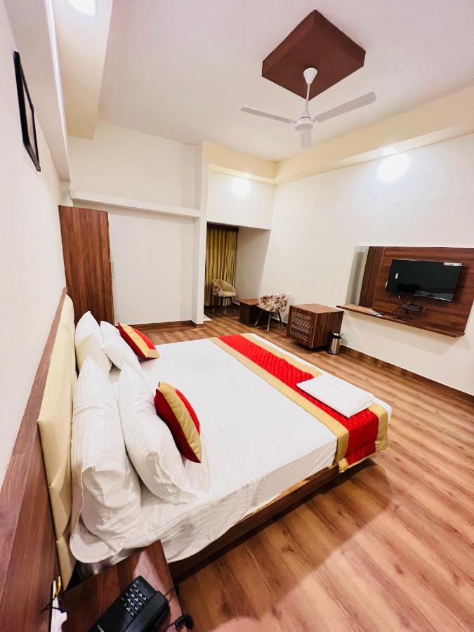 Leela Bizotel Junagadh Exterior foto